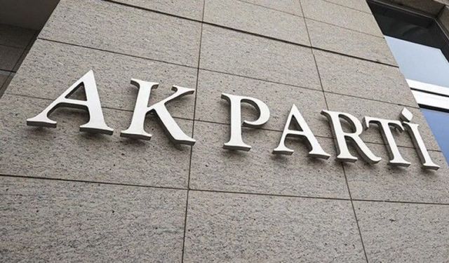 AK PARTİ'DE 4 İL BAŞKANI GÖREVDEN ALINDI