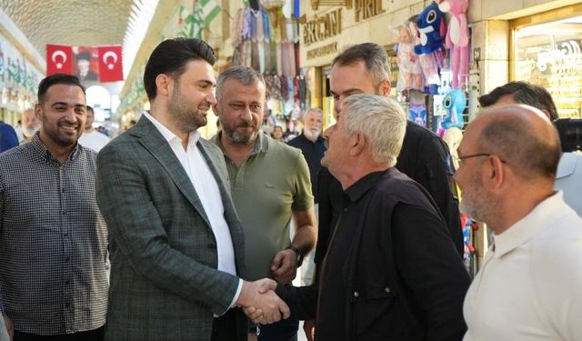Enes Çelik, Kapalı Çarşı esnafıyla buluştu