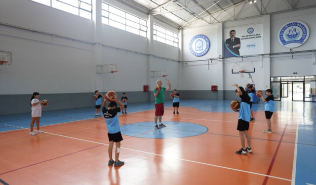 Bursa’da binlerce çocuk sporla buluşuyor