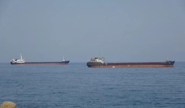 SAVAŞTAN KAÇAN GEMİLER TRABZON'A SIĞINDI!
