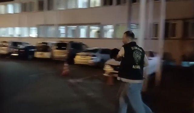 BURSA’DA SAHTE BANKACI YAKALANDI!