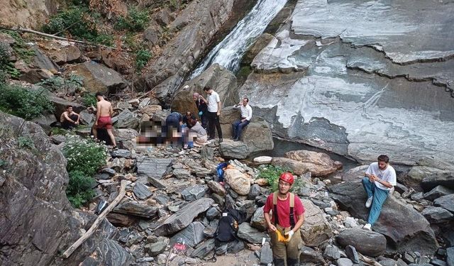 ULUDAĞ'DA FACİA! 70 METREDEN DÜŞTÜ
