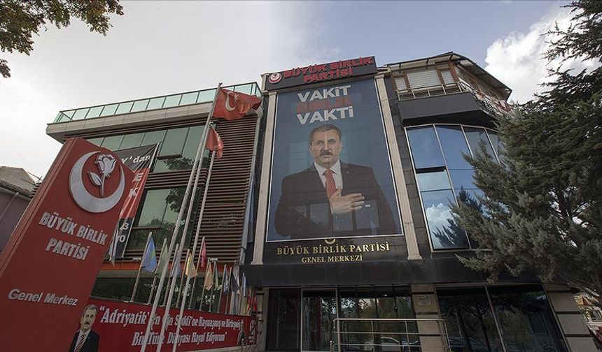 Muhsin Yazıcıoğlu'nun "emaneti" Büyük Birlik Partisi 30 yaşında