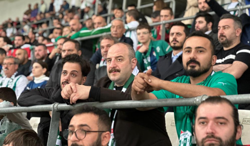 Bursa Milletvekili Varank, Bursaspor'un zaferini tribünden izledi