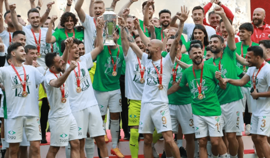 Şampiyon Bursaspor kupasına kavuştu!