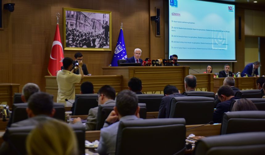Bozbey: “BUSKİ belediyeye muhtaç duruma düştü”