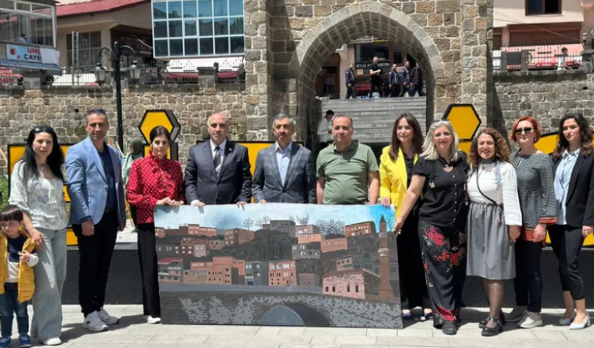 “Birlikte Güzeliz” Temalı Resim Sergisi Bitlis’te Açıldı