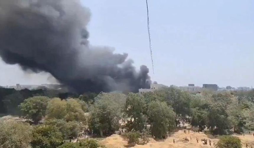 Hindistan’da yolcu uçağı düştü!