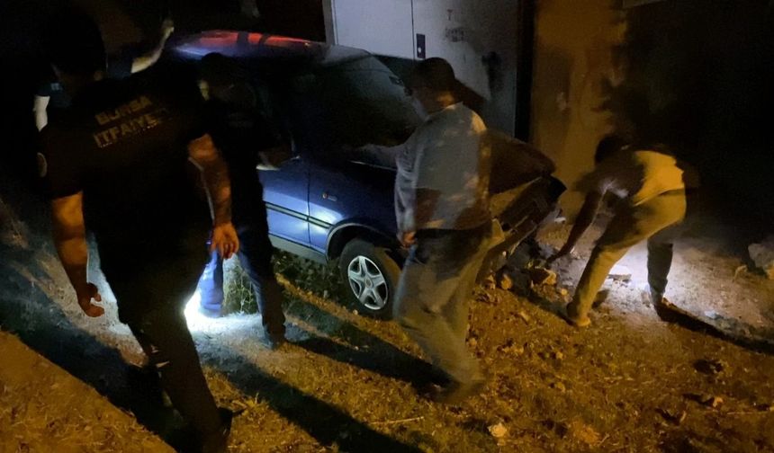 Şarampole uçup trafoya çarptı!