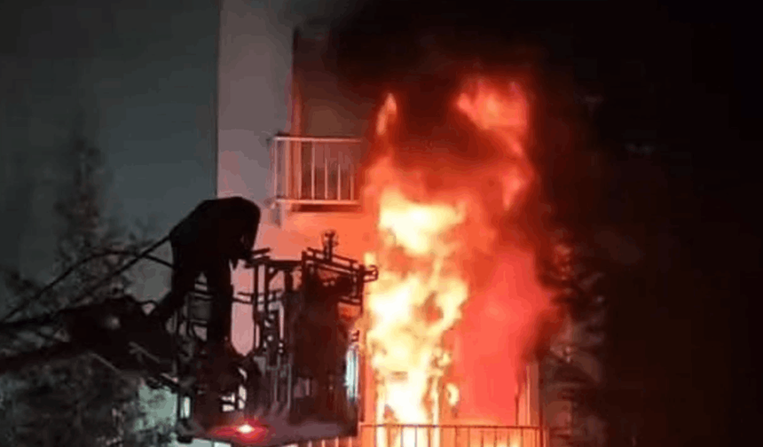 Bursa'da apartmanda yangın paniği