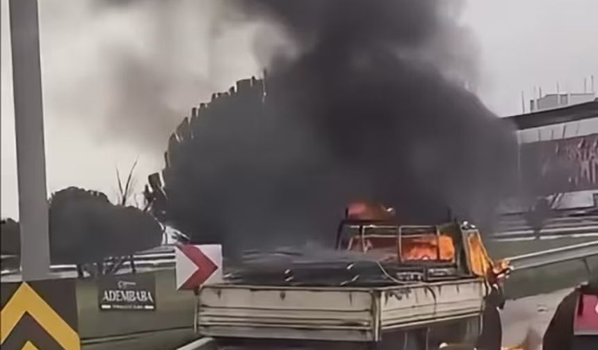 Kamyonet alev alev yandı!