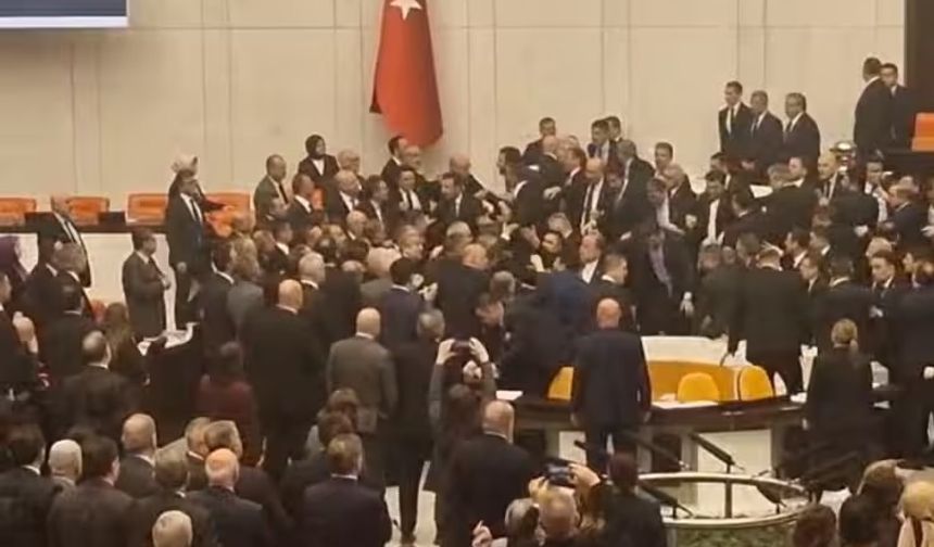 Meclis’te yemin kavgası!