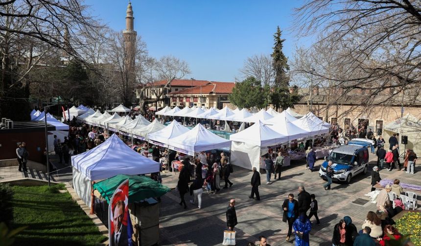 Bursa’daki bu pazara yoğun ilgi!