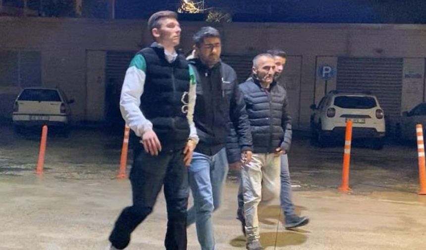 Bursa'da arkadaşının kafatasını kırdı