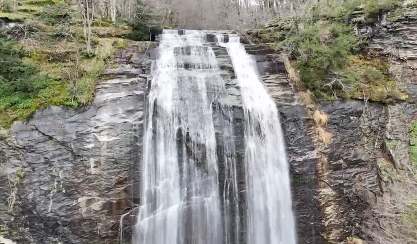 Kar suları Suuçtu Şelalesini coşturdu
