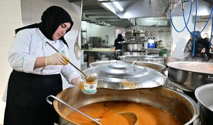 Yıldırım’da, gönüller de sofralar da bir