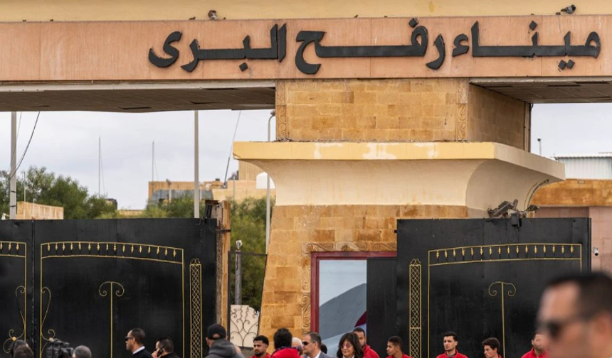 Refah sınırında geçiş açıldı