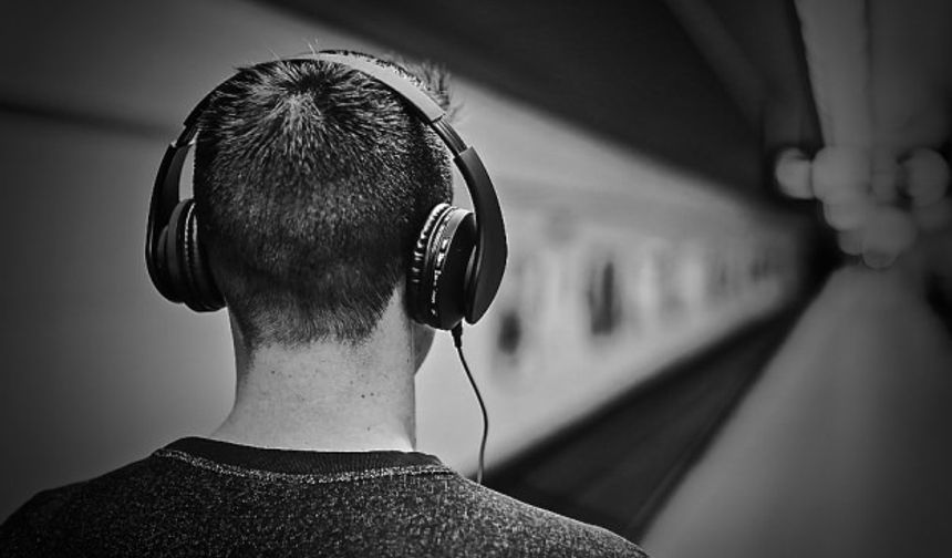 Sevilen sanatçılardan yepyeni şarkılar!