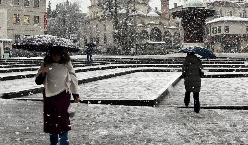 Kar, Bursa'yı beyaza bürüdü!