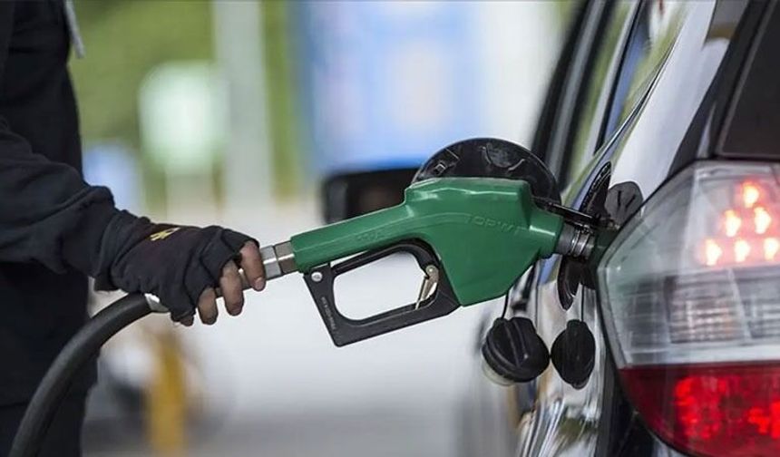 Benzin ve motorine bir zam daha!