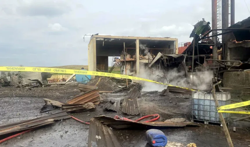 Fabrikada buhar kazanı patladı