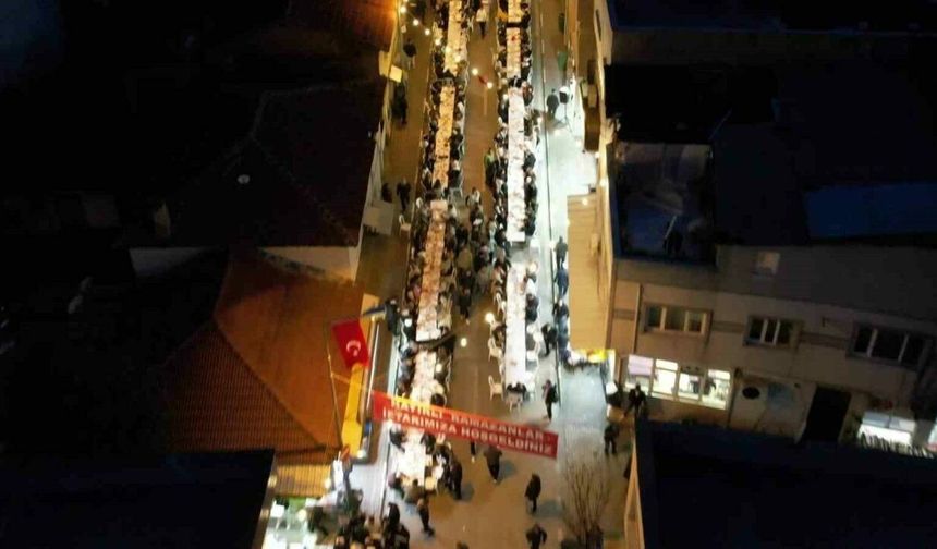 Bursa’da 4 bin 500 kişilik dev iftar sofrası