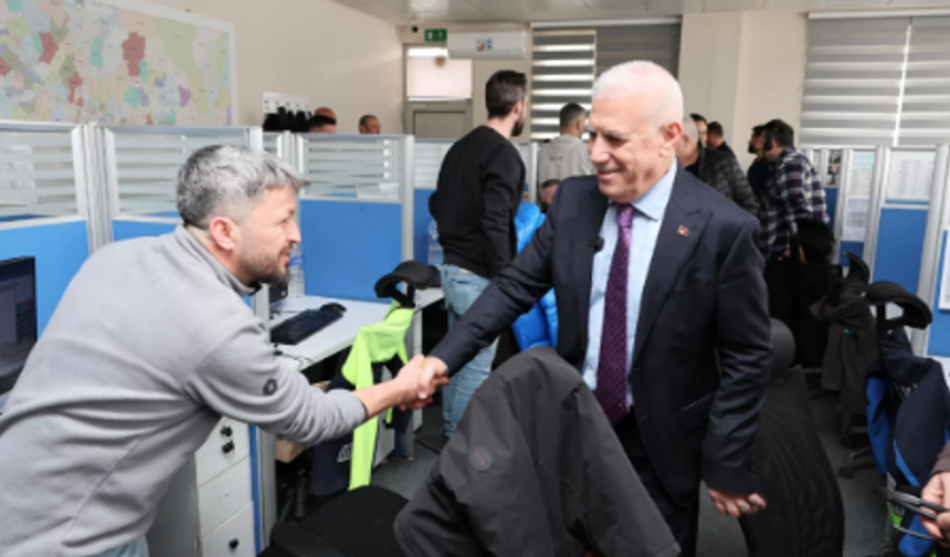 Bozbey, BUSKİ personeliyle bayramlaştı