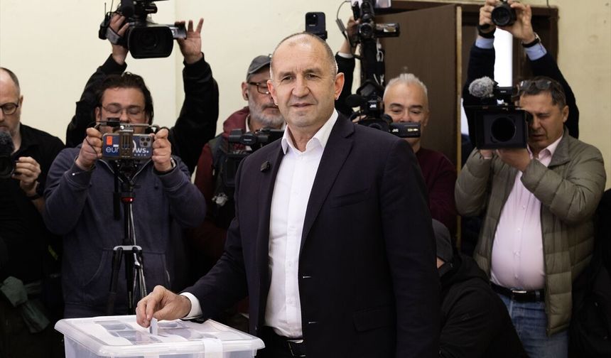 BULGARİSTAN’DA ZAFER RADEV’İN