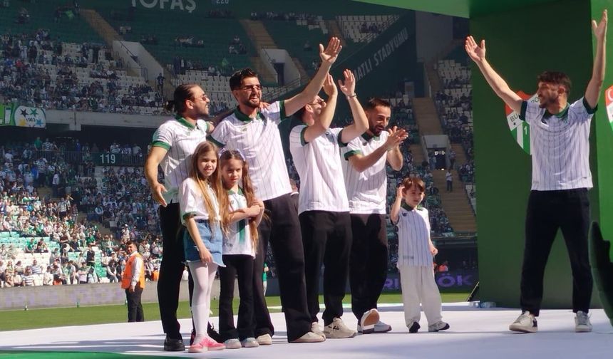 ŞAMPİYON BURSASPOR KUPASINA KAVUŞUYOR
