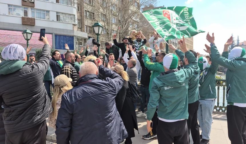 Bursaspor taraftarı akın etti