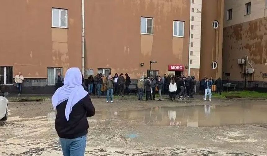 OKULDA YILDIRIM FACİASI: 2 ÖLÜ, 1 YARALI