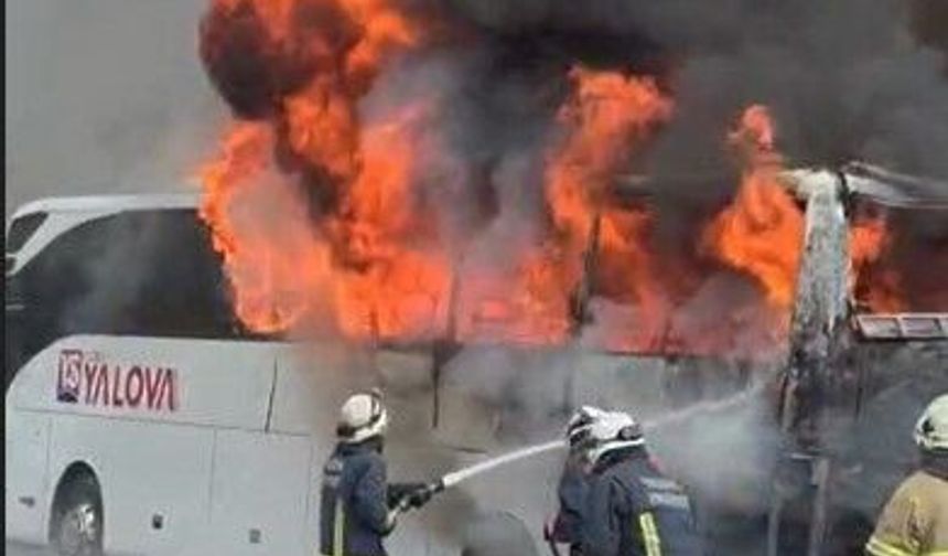 Yolcu otobüsü alev alev yandı
