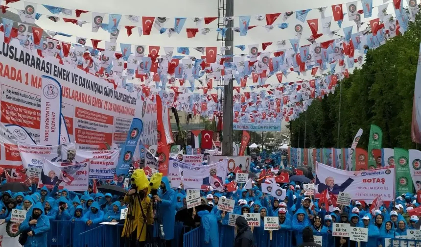 HAK-İŞ 1 MAYIS'I BURSA'DA KUTLADI!