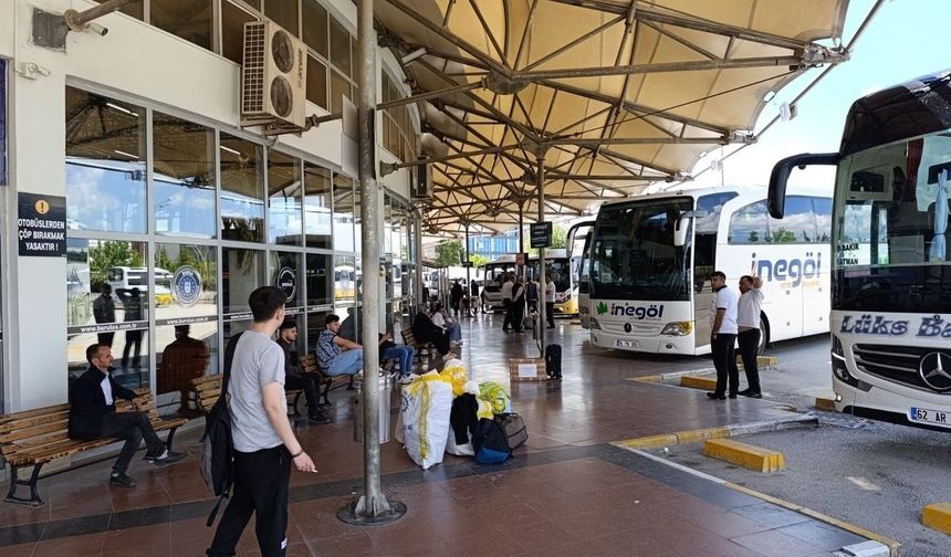 TERMİNALDE UNUTULAN ÇANTADAN SERVET ÇIKTI