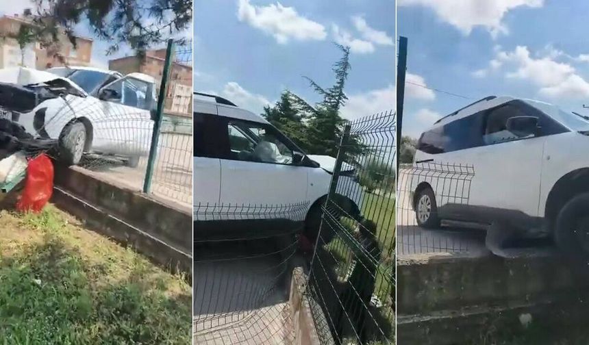 BURSA’DA OTOMOBİL OKUL DUVARINA ÇARPTI