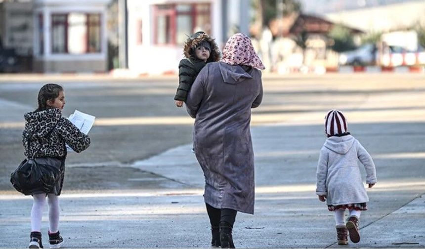 TÜRKİYE'DEKİ SURİYELİ SAYISI AÇIKLANDI