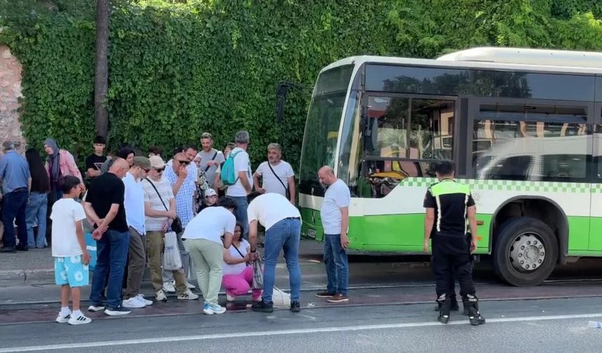BURSA'DA ANNE VE BEBEĞİNE OTOBÜS ÇARPTI!