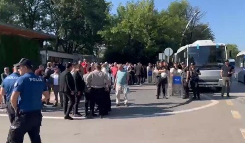 MECLİS ÖNÜNDE HAREKETLİLİK BAŞLADI