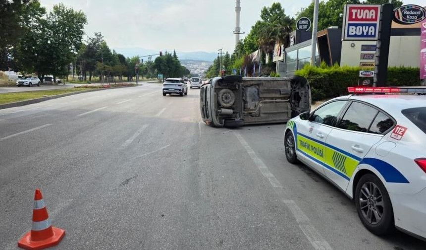 KALDIRIMA ÇARPTI, TAKLA ATTI!