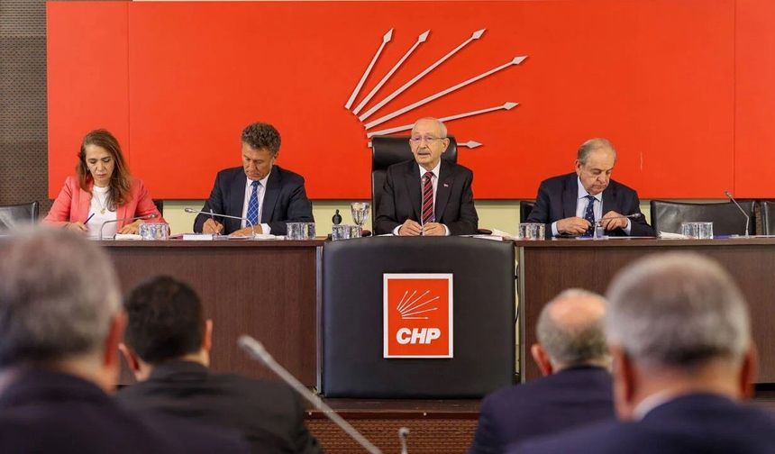 CHP'DE İKİ İL BAŞKANI DAHA GÖREVDEN ALINDI
