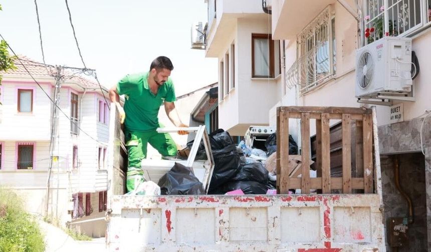 ÇÖP EVDEN 20 TON ATIK ÇIKTI!