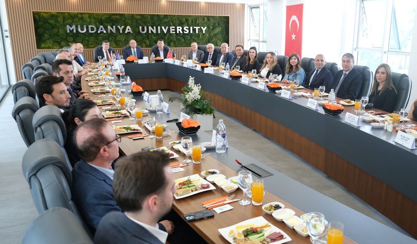 EFKAN ALA’DAN MUDANYA ÜNİVERSİTESİ’NE ZİYARET
