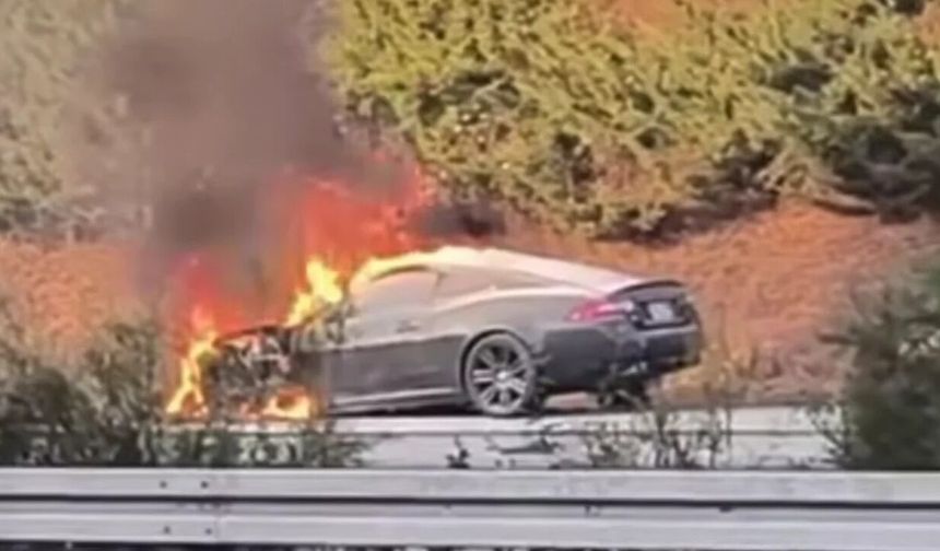 BURSA'DA LÜKS OTOMOBİL KÜLE DÖNDÜ!