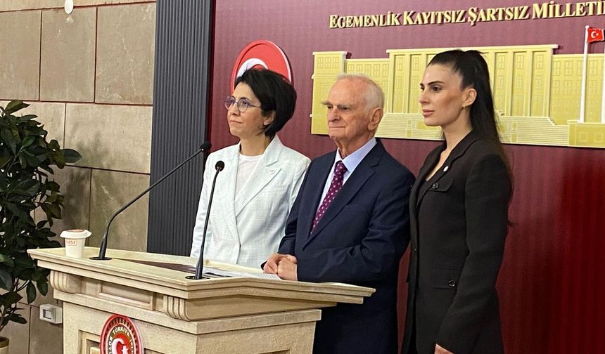 70 YIL SONRA GELEN VEDA... ÖNDER SAV, CHP'DEN İSTİFA ETTİ