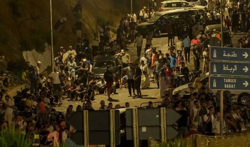 İSPANYA'YI SARSAN GÖÇMEN AKINI!