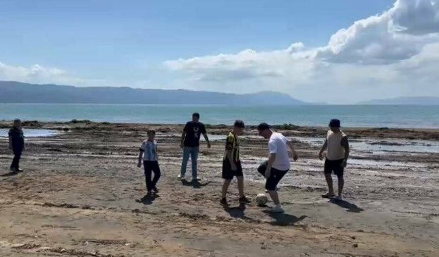 TEKNELERİN YERİNİ FUTBOL SAHASI ALDI