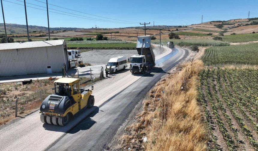 İKİ İLÇEDE YOLLAR YENİLENİYOR!