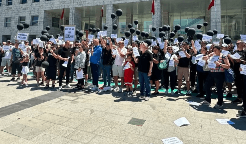 ATIŞ YAPI MAĞDURLARI BELEDİYE ÖNÜNDE!