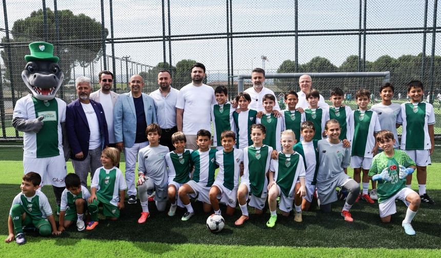 BÜYÜKŞEHİR'DEN BURSASPOR'UN GELECEĞİNE YATIRIM