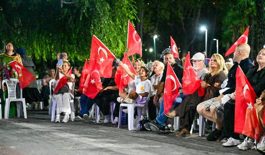 KÜLTÜRPARK'TA ZAFER COŞKUSU